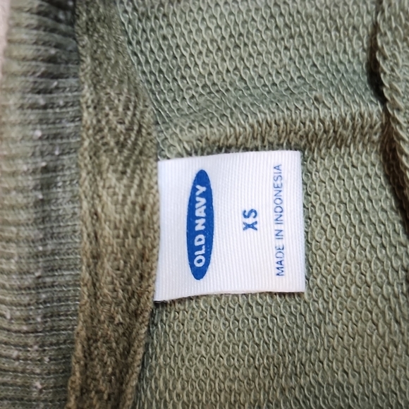 Old Navy brand sweatshirt - Picture 6 of 7